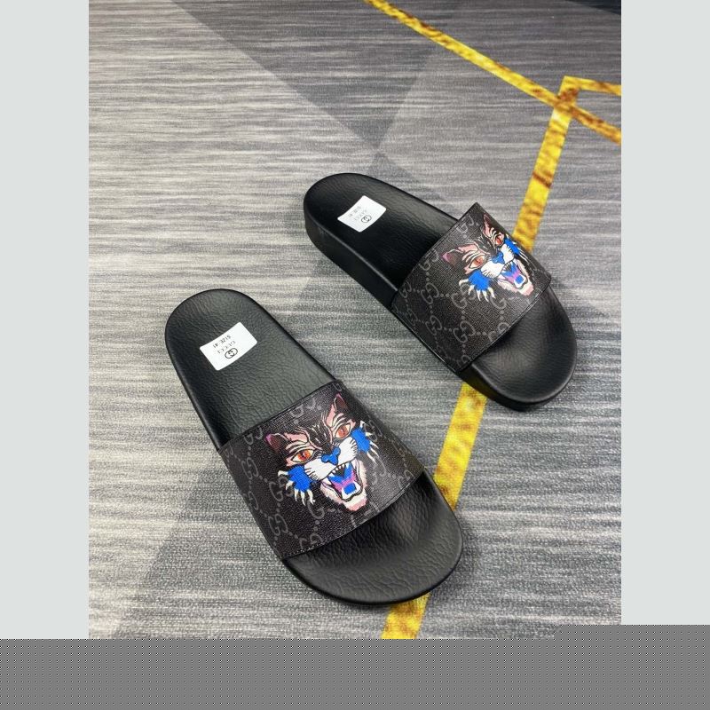 G*u*i slippers